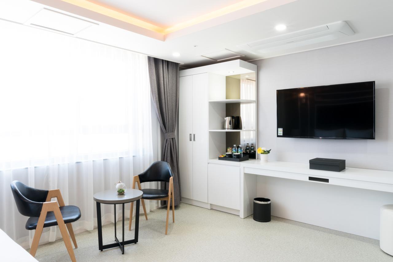 Incheon Airport Legend Hotel מראה חיצוני תמונה